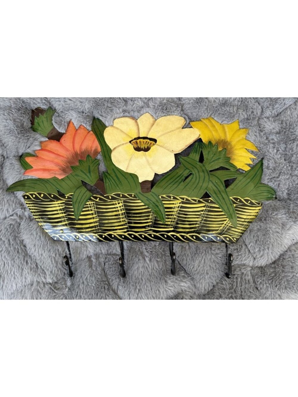 Vintage Metal Painted Wall Rack with 4 Hooks Flowers Basket Tropical